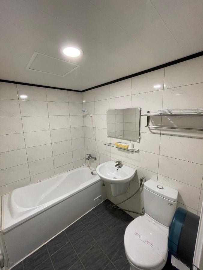 Changke Hotel Каосюн Екстериор снимка